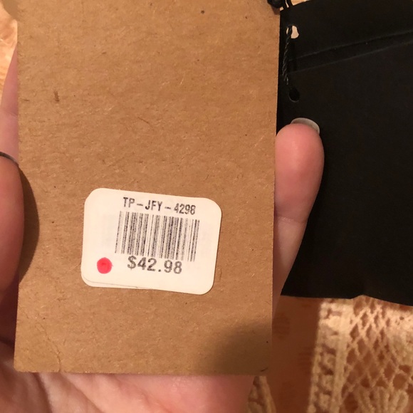 NWT adorable sheer tank - Picture 3 of 4